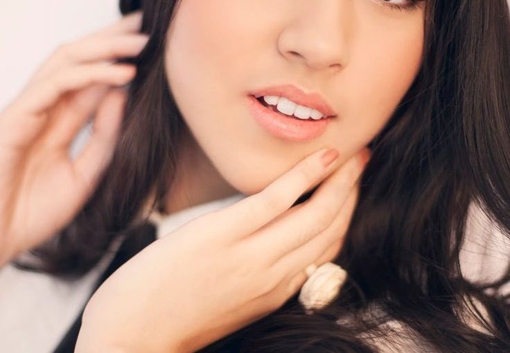 Raisa Adriana Menyanyikan Hati